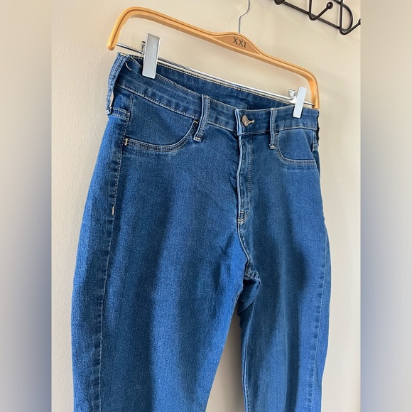 H&M straight leg jeans 👖 - Picture 2 of 5